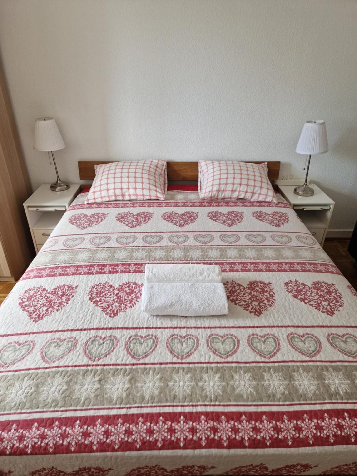 Room In Shared Apartment Γενεύη Εξωτερικό φωτογραφία