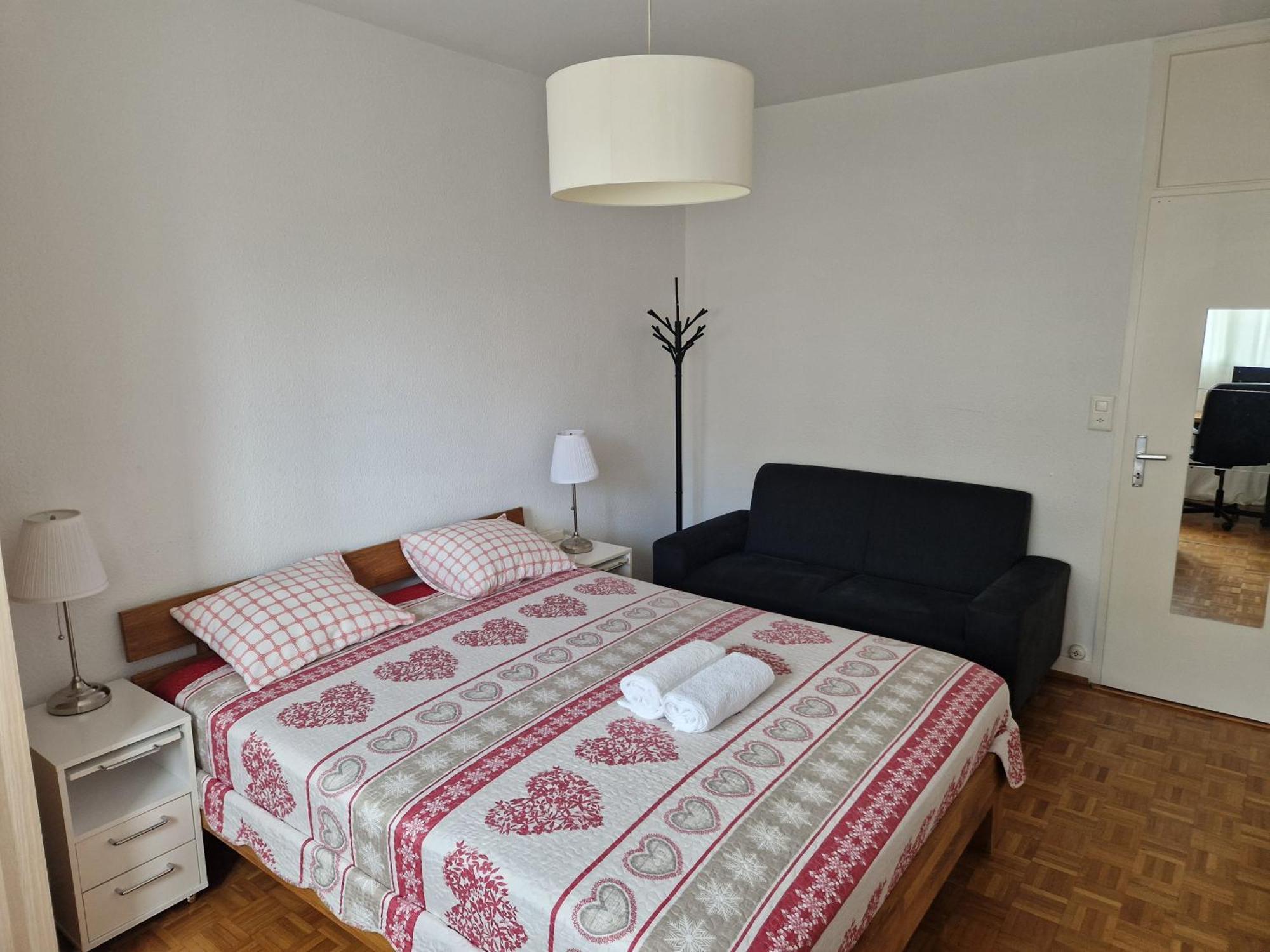 Room In Shared Apartment Γενεύη Εξωτερικό φωτογραφία